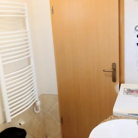 Grand Vista 公寓 *