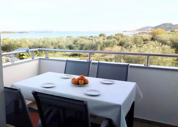 Grand Vista Apartamento Tkon