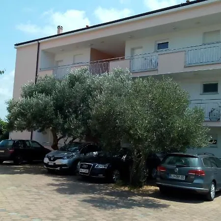 Grand Vista شقة