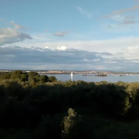 Grand Vista *