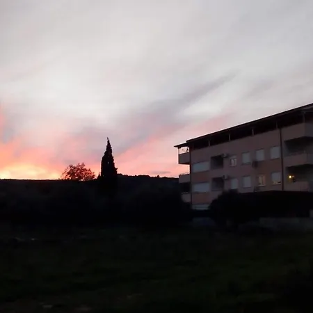Grand Vista *